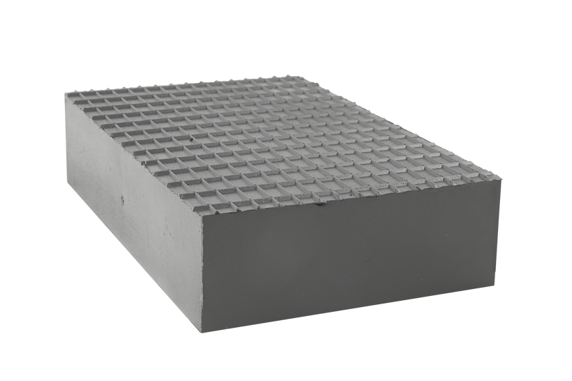 Rubber block for universal use on scissor lifts dimensions 220 x 140 x 50 mm