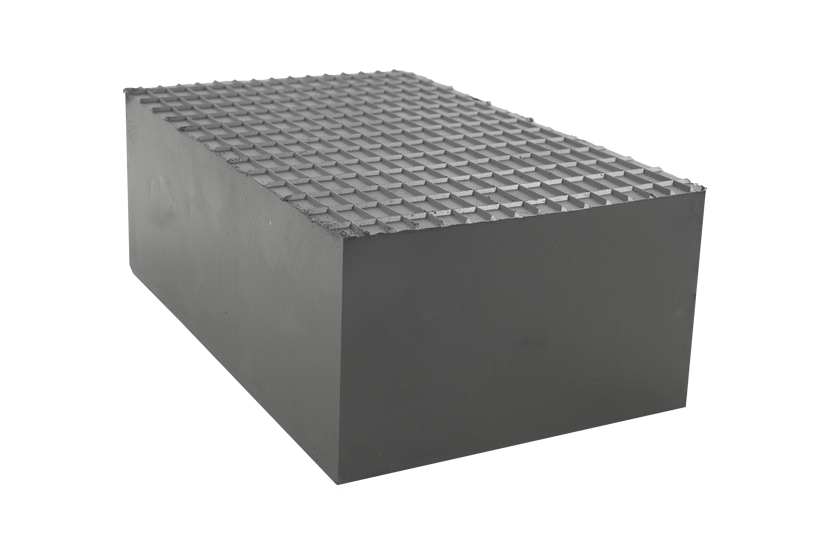 Rubber block with wooden core for universal use on scissor lifts dimensions 220 x 140 x 85 mm