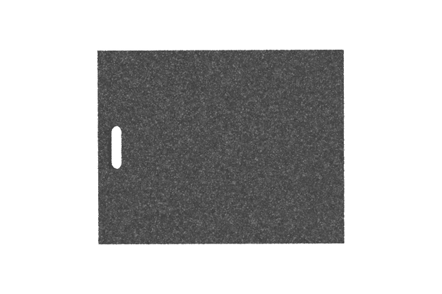 Draufsicht des Artikels AP-UWQ.633.500.H50, rechteckige schwarze Ausgleichsplatte für Achsvermessungshebebühnen mit Griffloch, aus recyceltem Gummi mit poröser Oberfläche.