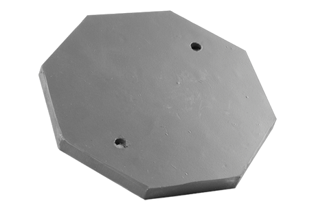 Rückansicht eines schwarzen, achteckigen Gummitellers (Artikelnummer GTCN001) für KFZ-Hebebühnen, mit zwei Löchern zum Verschrauben am Tragteller.