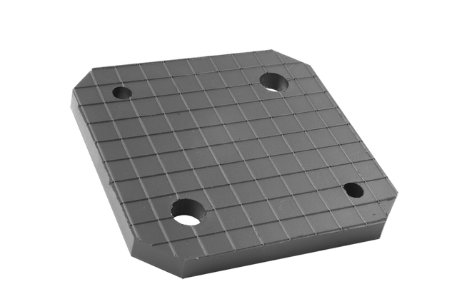 Vorderansicht des Artikels WZ-00931-AO, einer quadratischen schwarzen Gummiauflage für KFZ-Hebebühnen mit Stahlplatte an der Rückseite und vier Löchern zum Verschrauben.